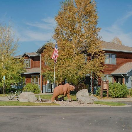 Вилла Yellowstone Grizzly Rv Park And Cabins Запад Йеллоустон Экстерьер фото