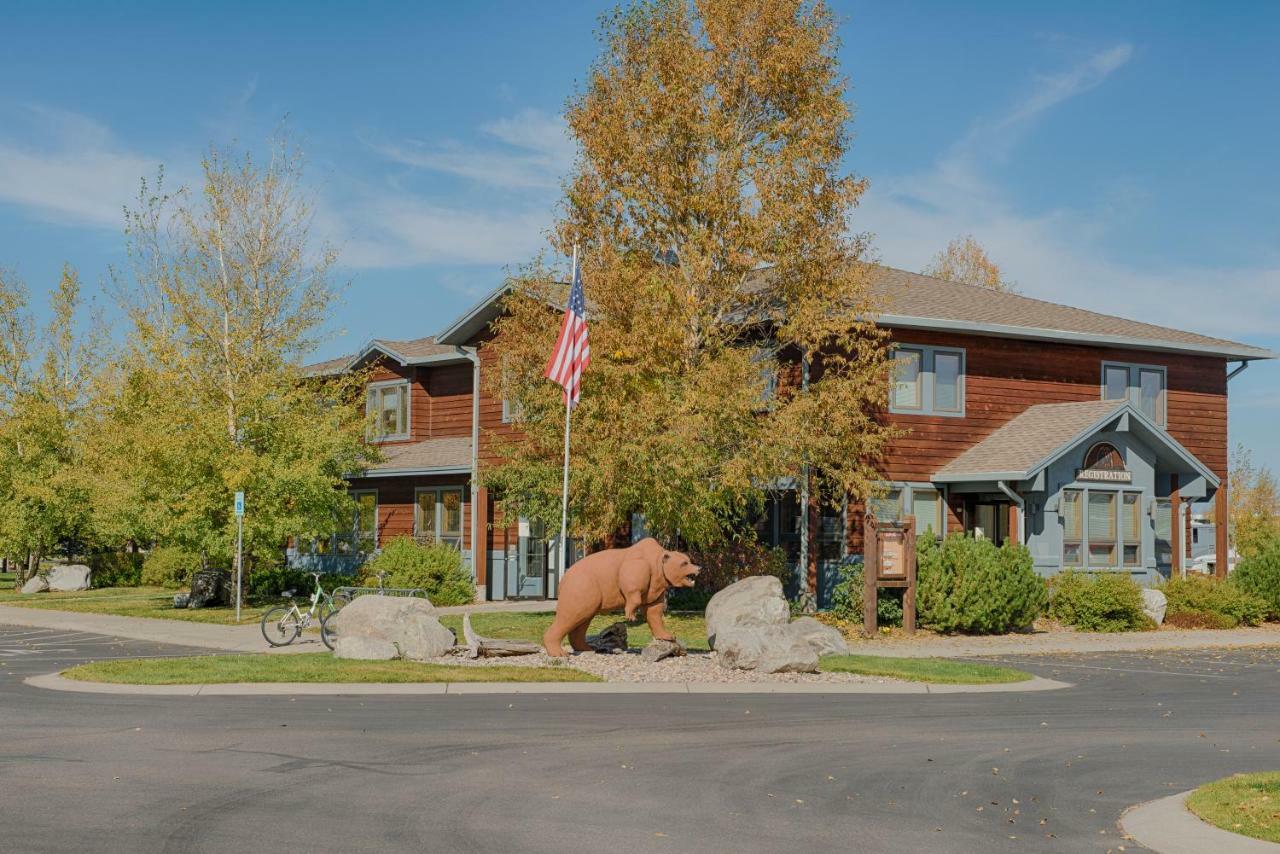 Вилла Yellowstone Grizzly Rv Park And Cabins Запад Йеллоустон Экстерьер фото