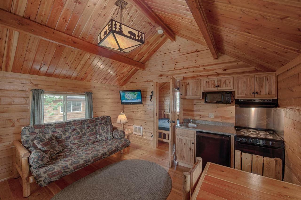 Вилла Yellowstone Grizzly Rv Park And Cabins Запад Йеллоустон Экстерьер фото